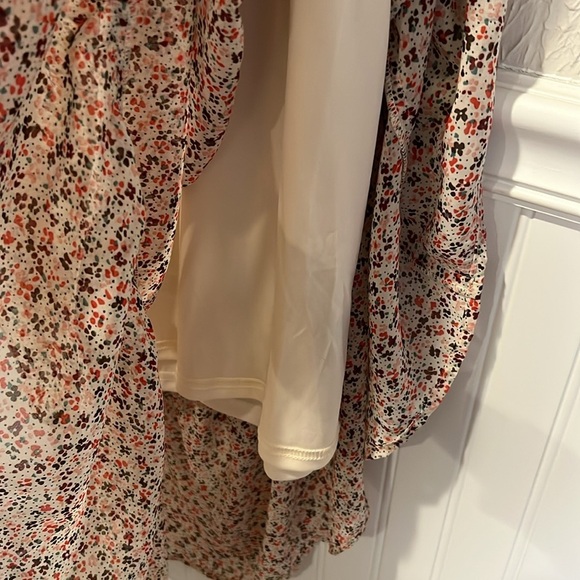 Entro cream floral print tiered midi dress size small - Picture 14 of 14